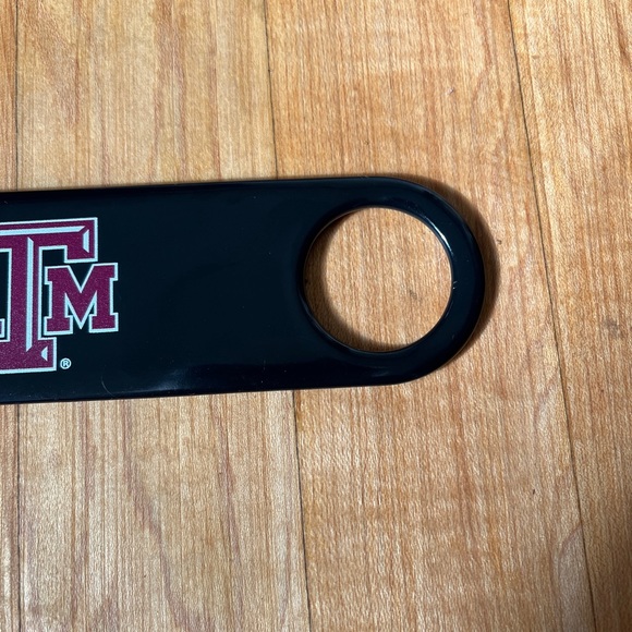 Texas A&M Aggies Vinyl Covered Metal Bottle Opener [NEW] NCAA Bar Tailgate - Picture 3 of 5